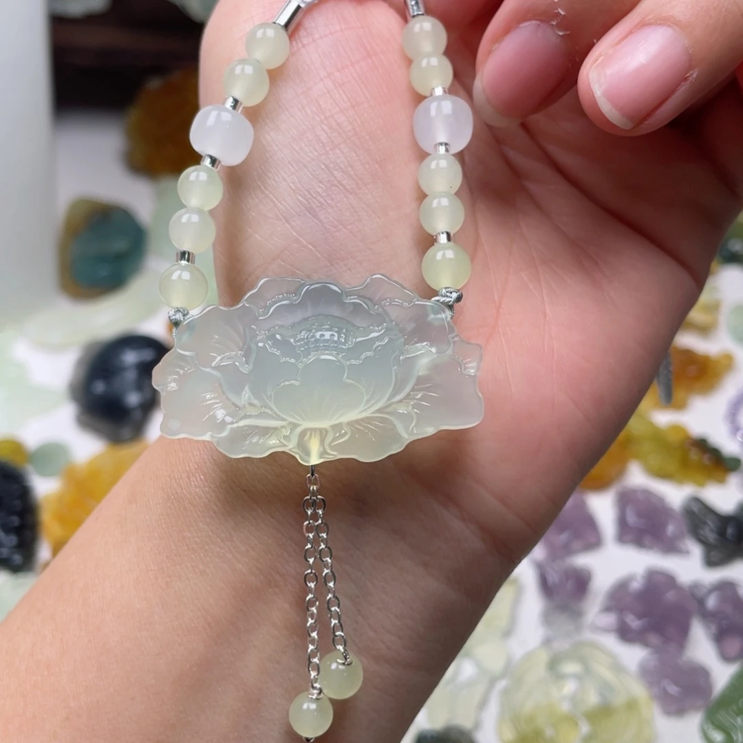 蛇纹石玉颈饰未镶嵌