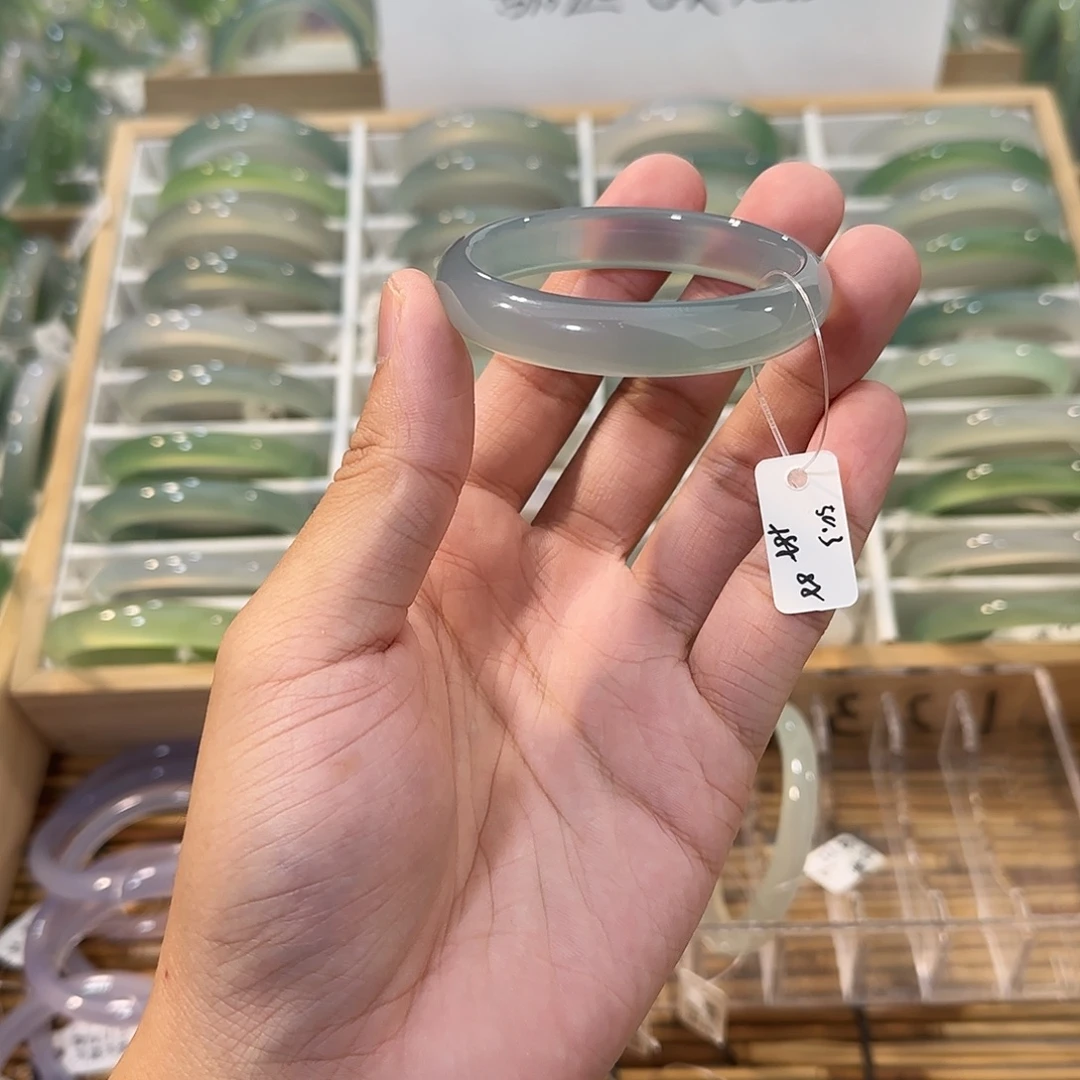 玛瑙/玉髓未镶嵌手镯圈口50.3