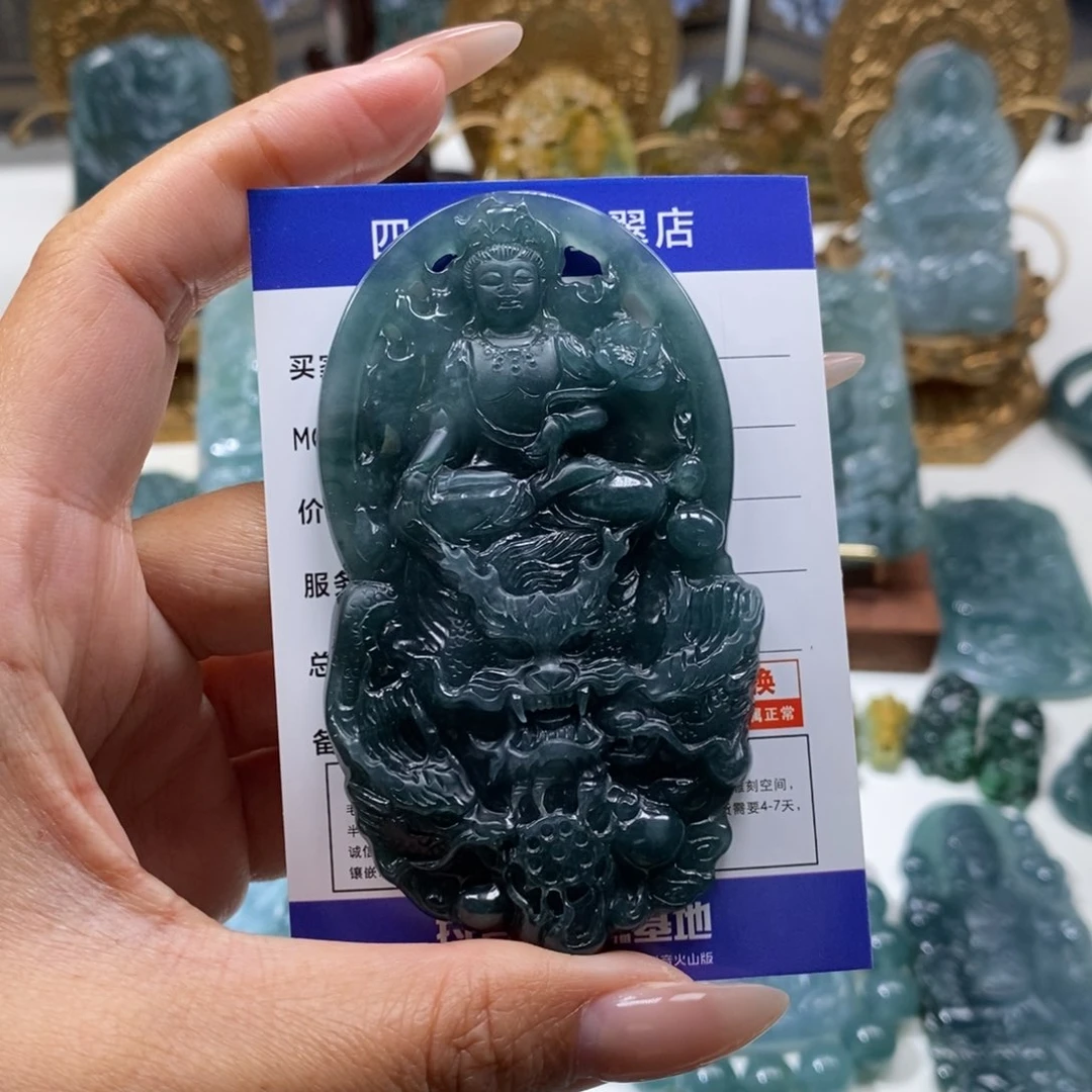 翡翠颈饰未镶嵌小*果