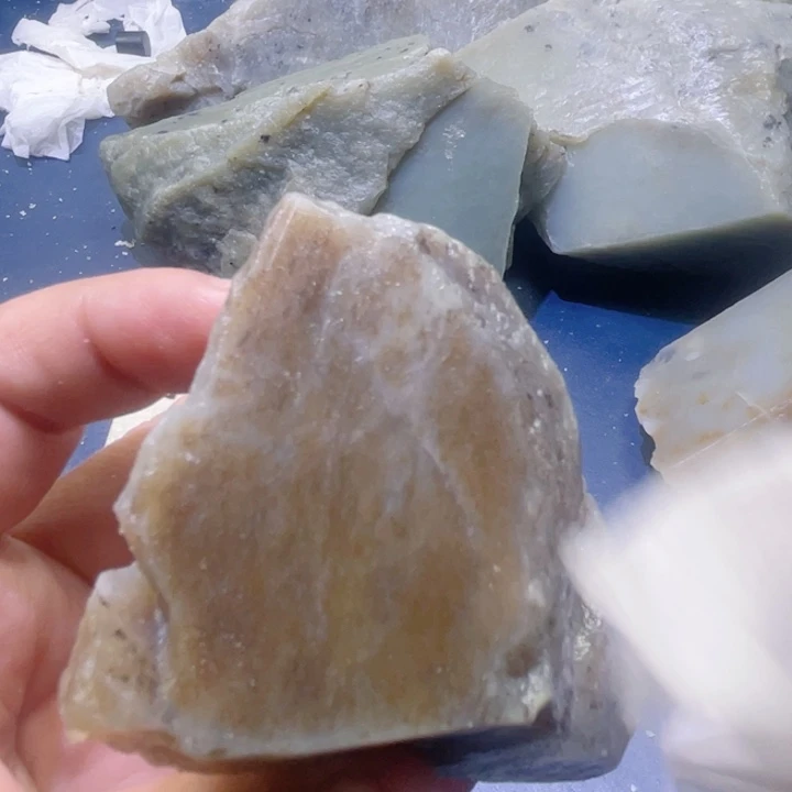 和田玉未镶嵌珠宝半成品