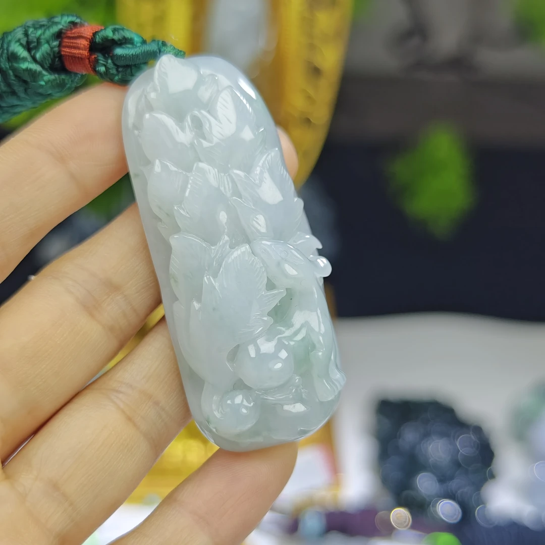 天然a货翡翠冰胶九尾狐吊坠