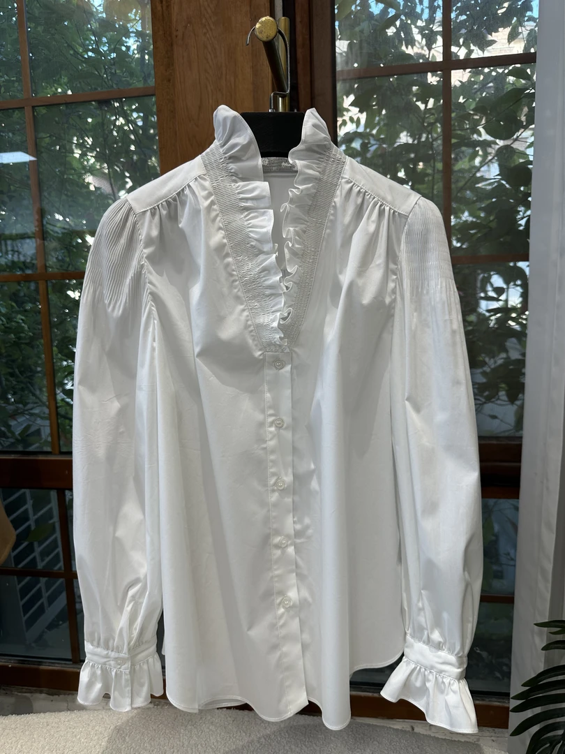 法式宫廷风木耳边重工衬衣