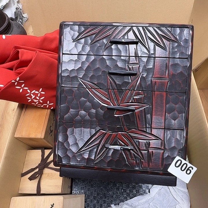 丫***头瓷片工艺品摆件瓷器摆件正能量