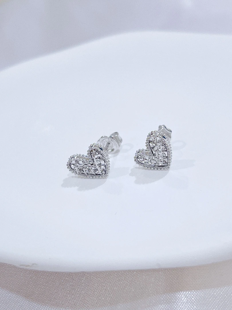 尚晶品珠宝铂金辘珠边偏爱心形耳钉少女轻奢风个性桃心耳饰PT950