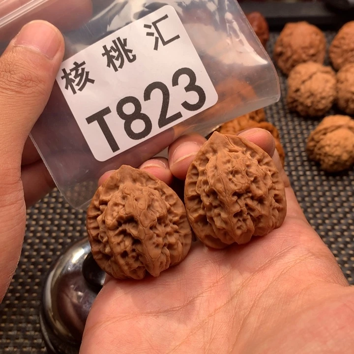 文玩核桃吊坠佛肚