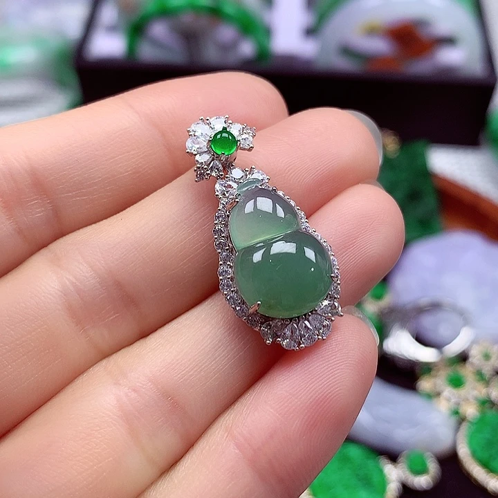 翡翠银S925镶嵌颈饰翡翠