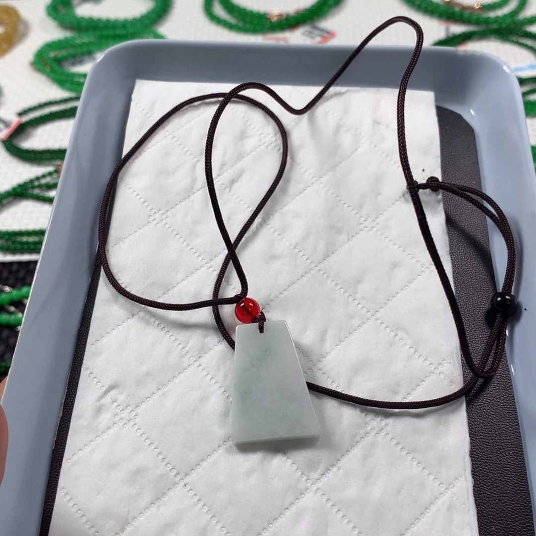 翡翠未镶嵌颈饰挂件