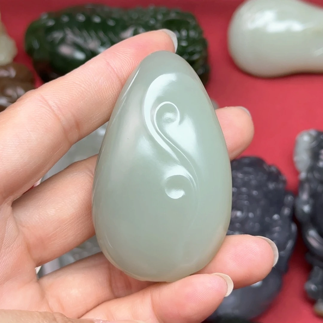 未镶嵌和田玉（糖玉）把件?**鸟