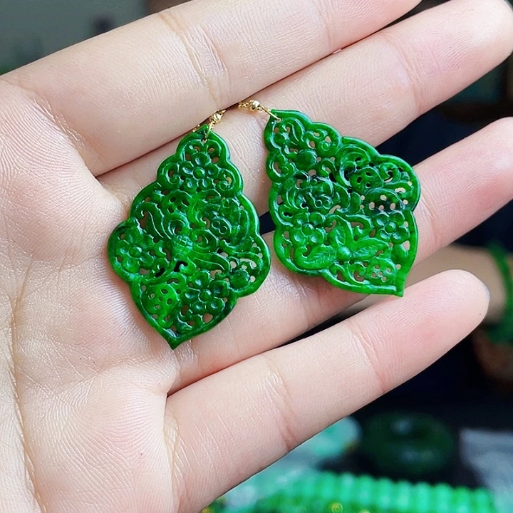 翡翠18K金镶嵌颈饰多样性