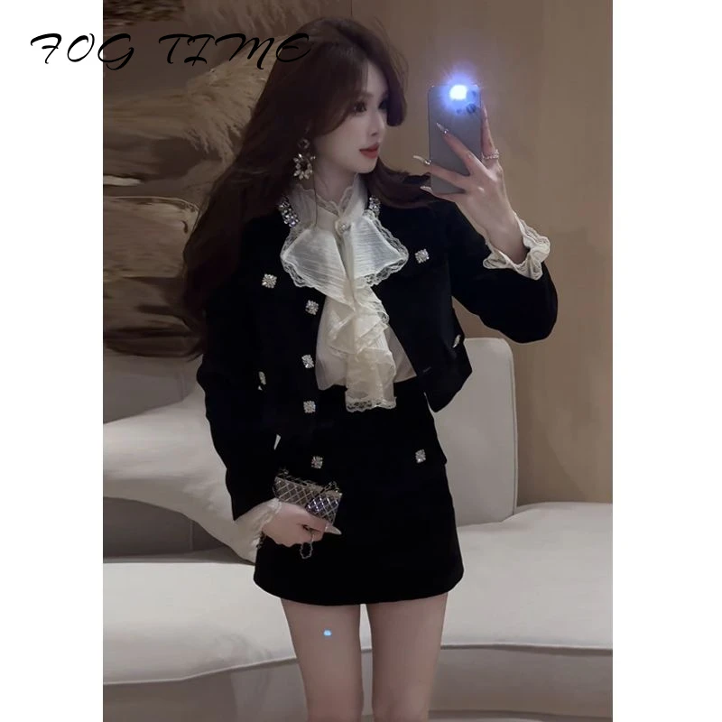 高级感名媛气质小香风套装秋冬新款千金风钉砖外套衬衫短裙三件套