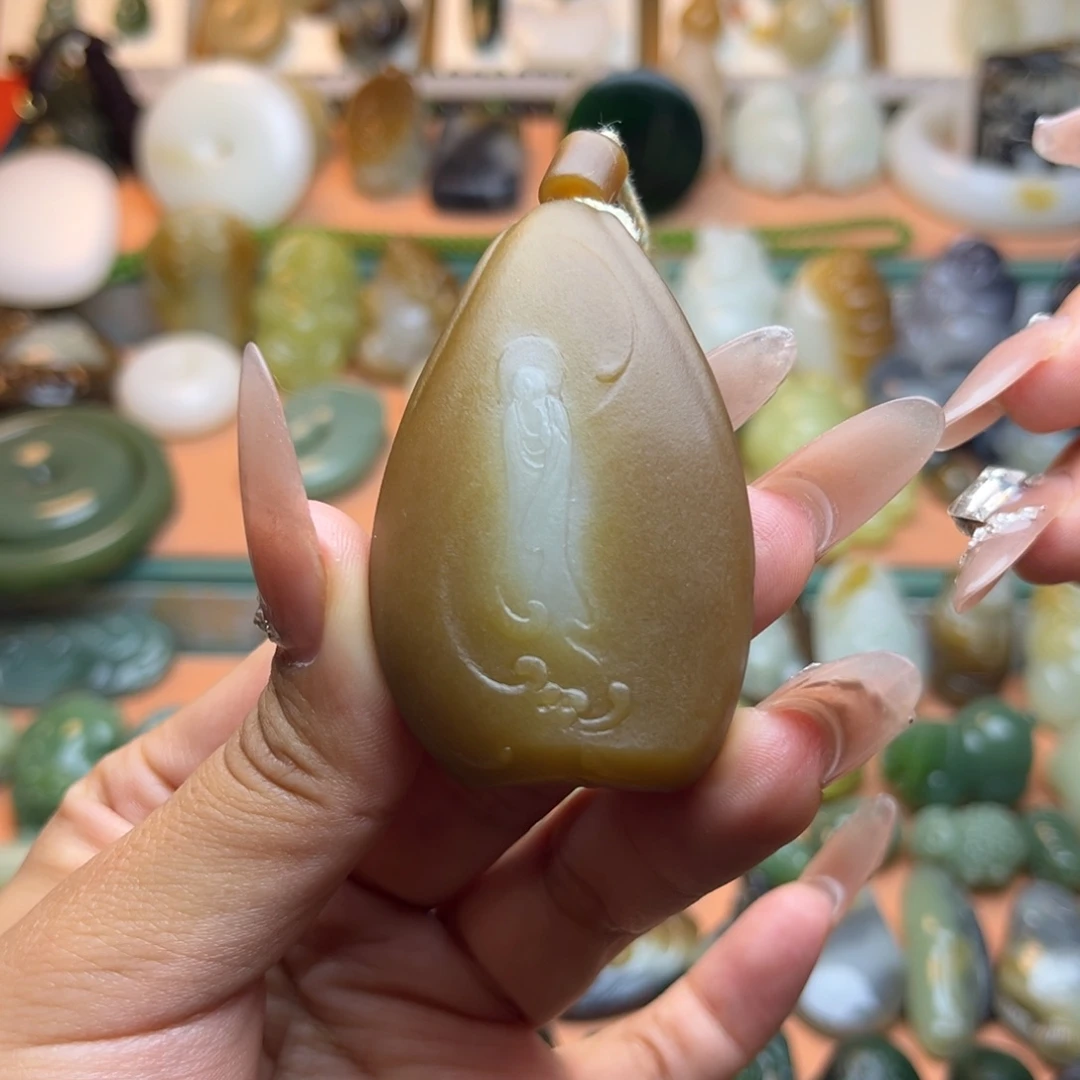 颈饰未镶嵌和田玉