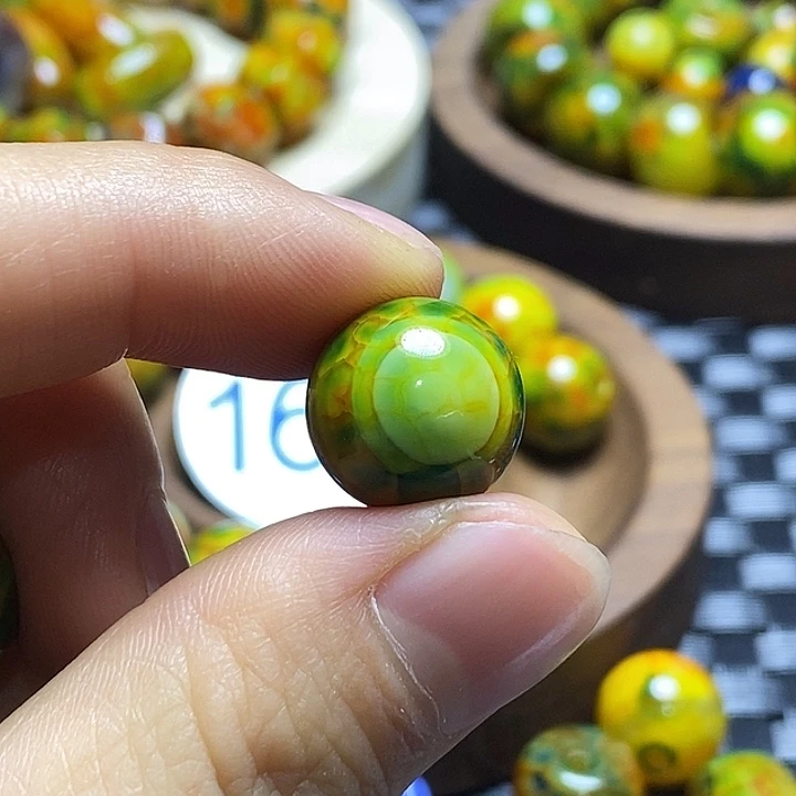 皂***土玛瑙/玉髓未镶嵌颈饰