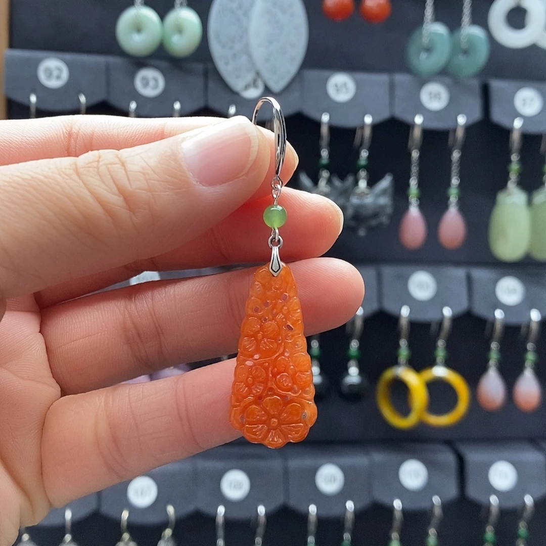 z***1翡翠银S925镶嵌耳饰