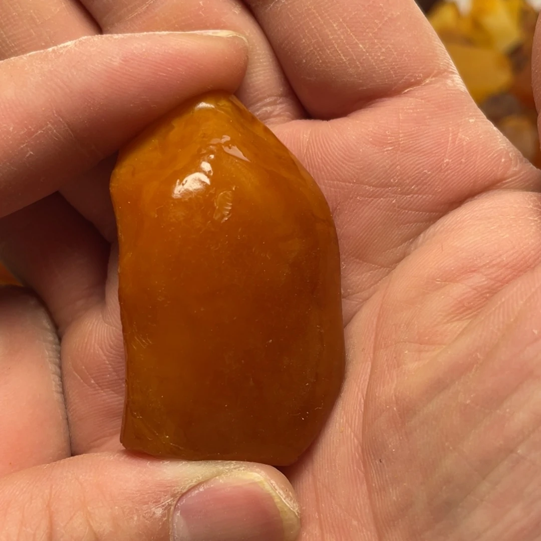 定制琥珀未镶嵌静*原石手把