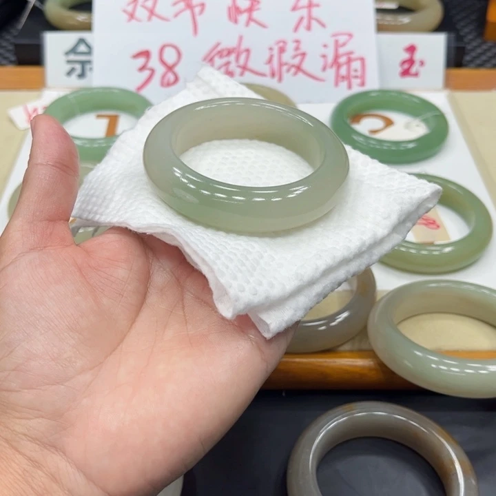 未镶嵌手镯石英质玉小****