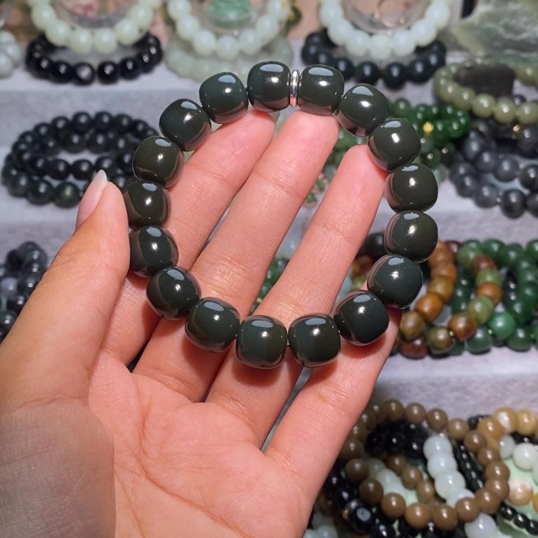 燎***岳和田玉未镶嵌手链