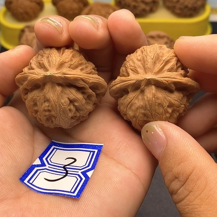 文玩核桃把件40宫灯（微瑕）