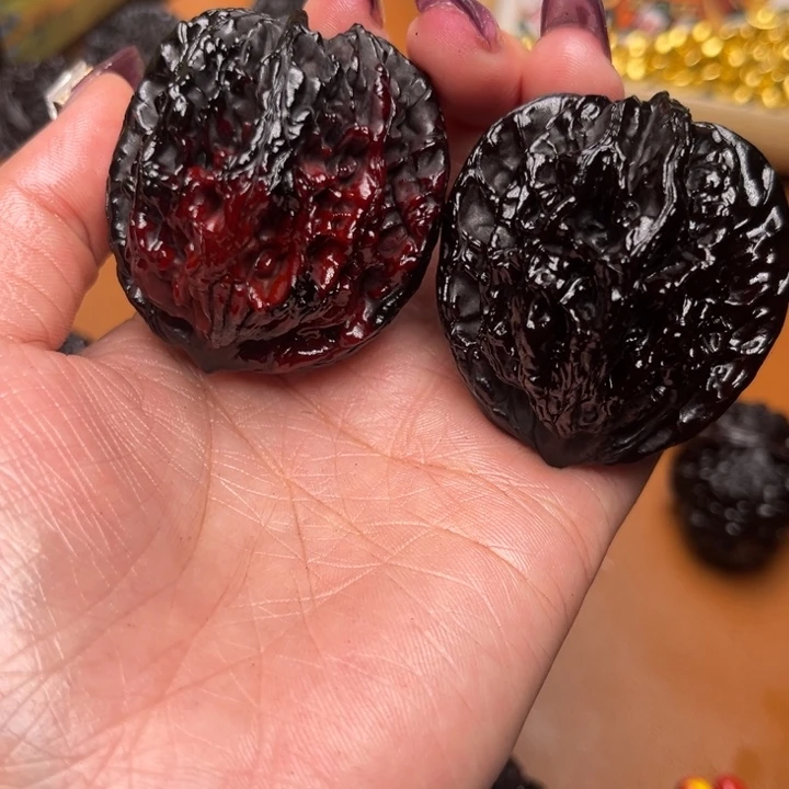 核桃地闷文玩手把件虎头 42 尺 38