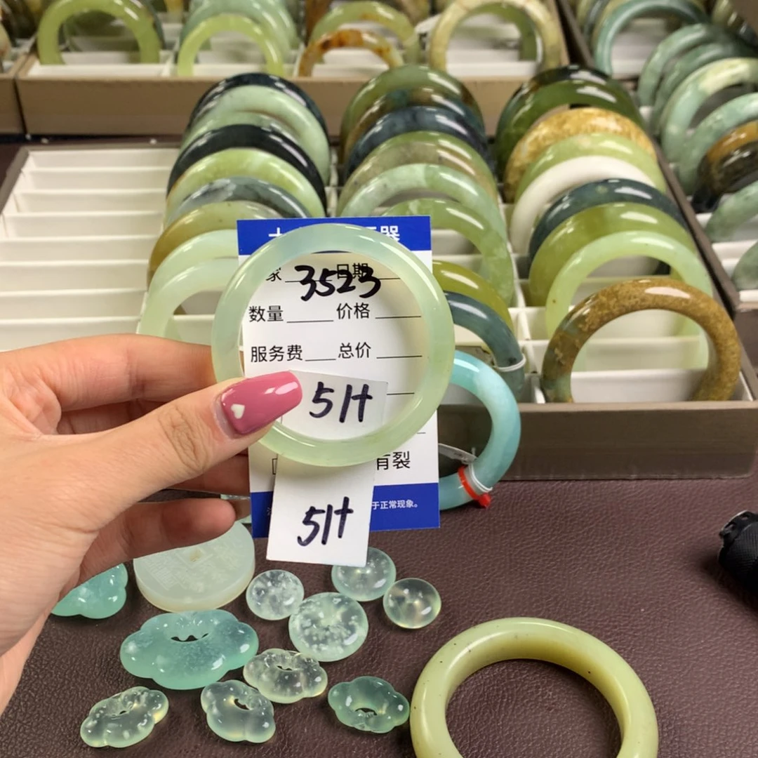 蛇纹石玉手镯未镶嵌3523