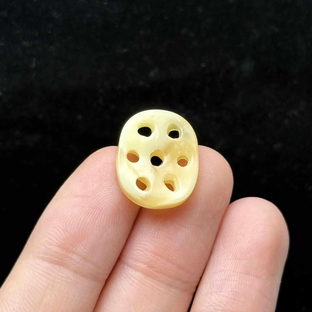 D5072天然原矿蜜蜡 特价藕片 14.5*17.9mm支持复检假一罚十