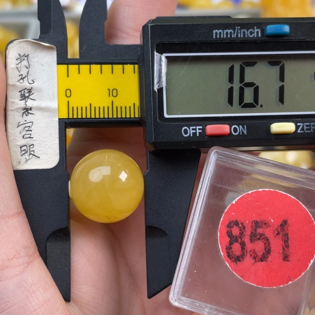 蜜蜡未镶嵌珠宝奇石瑕疵