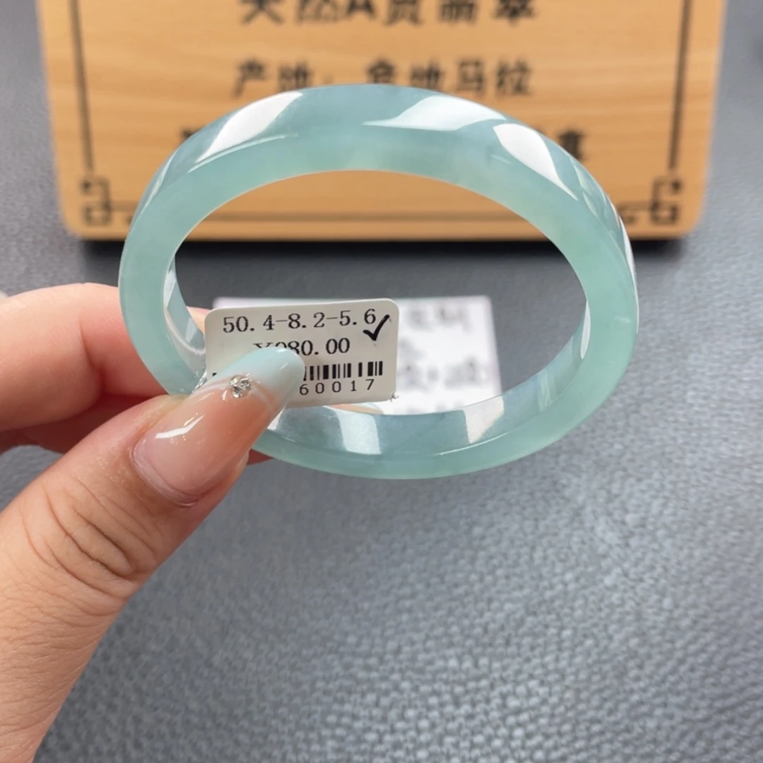 【闪购商品】翡翠手镯未镶嵌学****?手镯