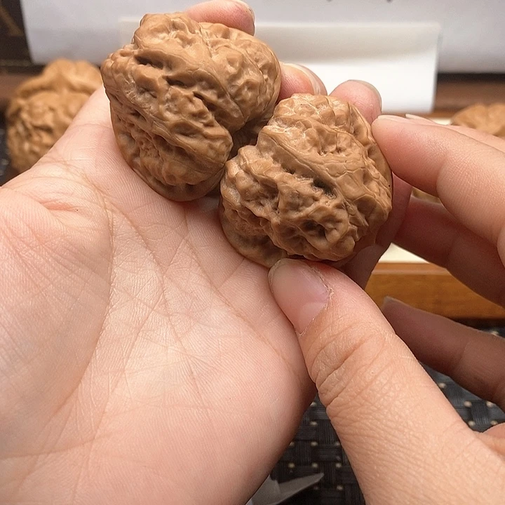 文玩核桃手串N****?38左右