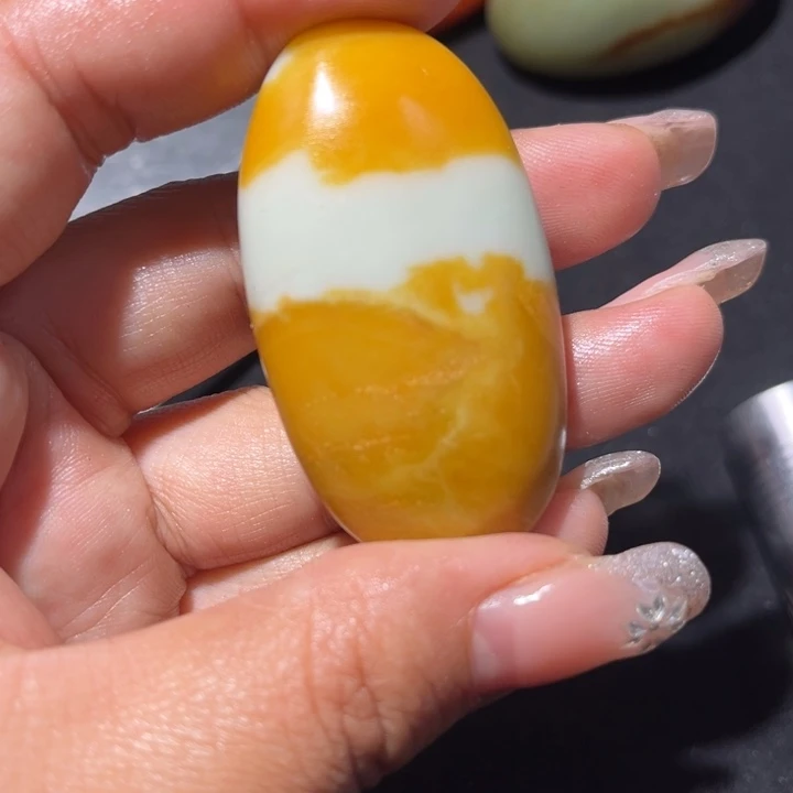 和田玉未镶嵌珠宝奇石