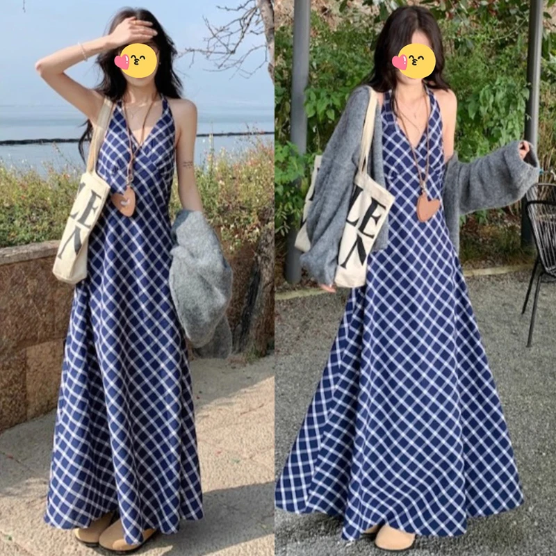 大码2025夏季新款高级设计法式V领蓝色挂脖格子吊带连衣气质