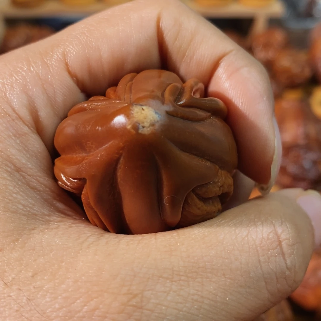 橄榄核把件四面生命