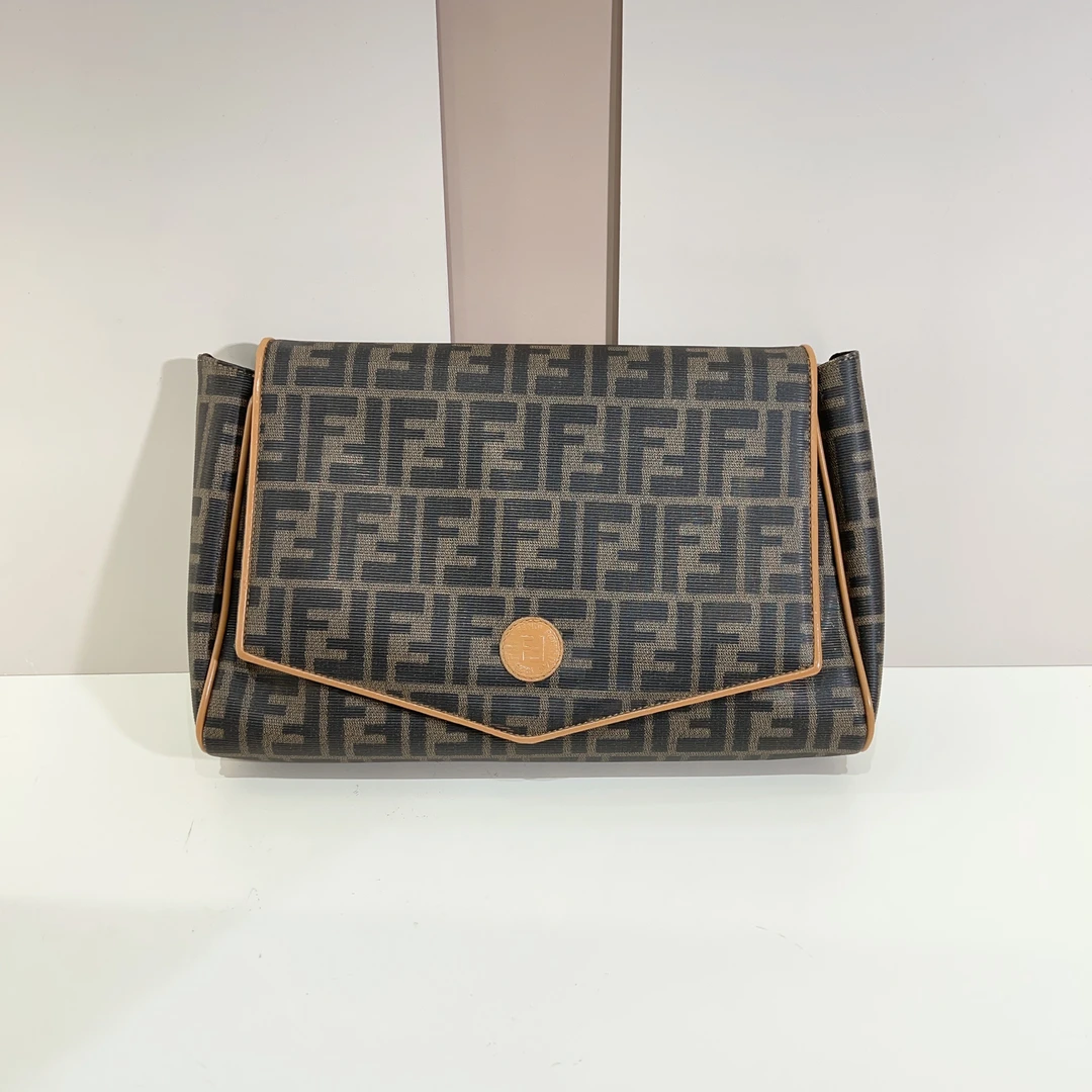 95新 FENDI/芬迪 芬迪手拿包a8163