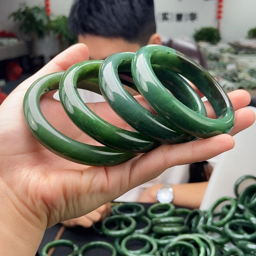 和田玉手镯未镶嵌60-63颜色多样性发拍一发一