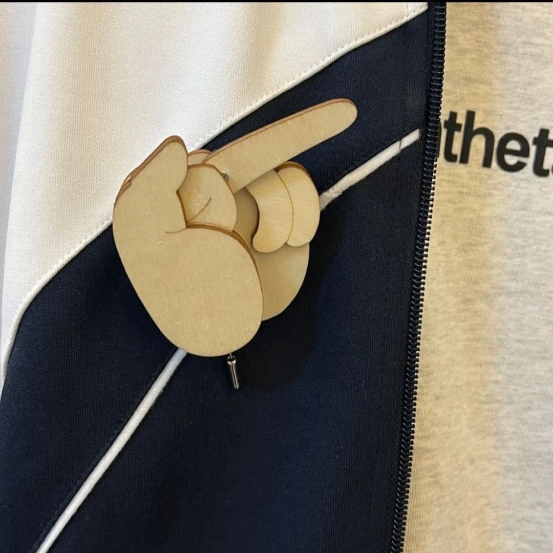 【小新】diy拳头胸针社交可滑动徽章表情胸牌材料包拍照配件