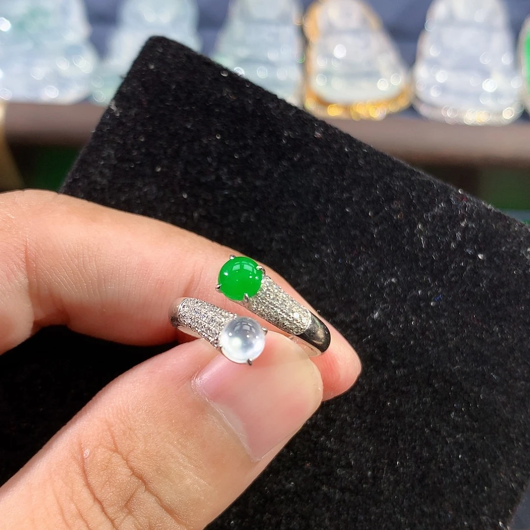 翡翠18K金镶嵌戒指