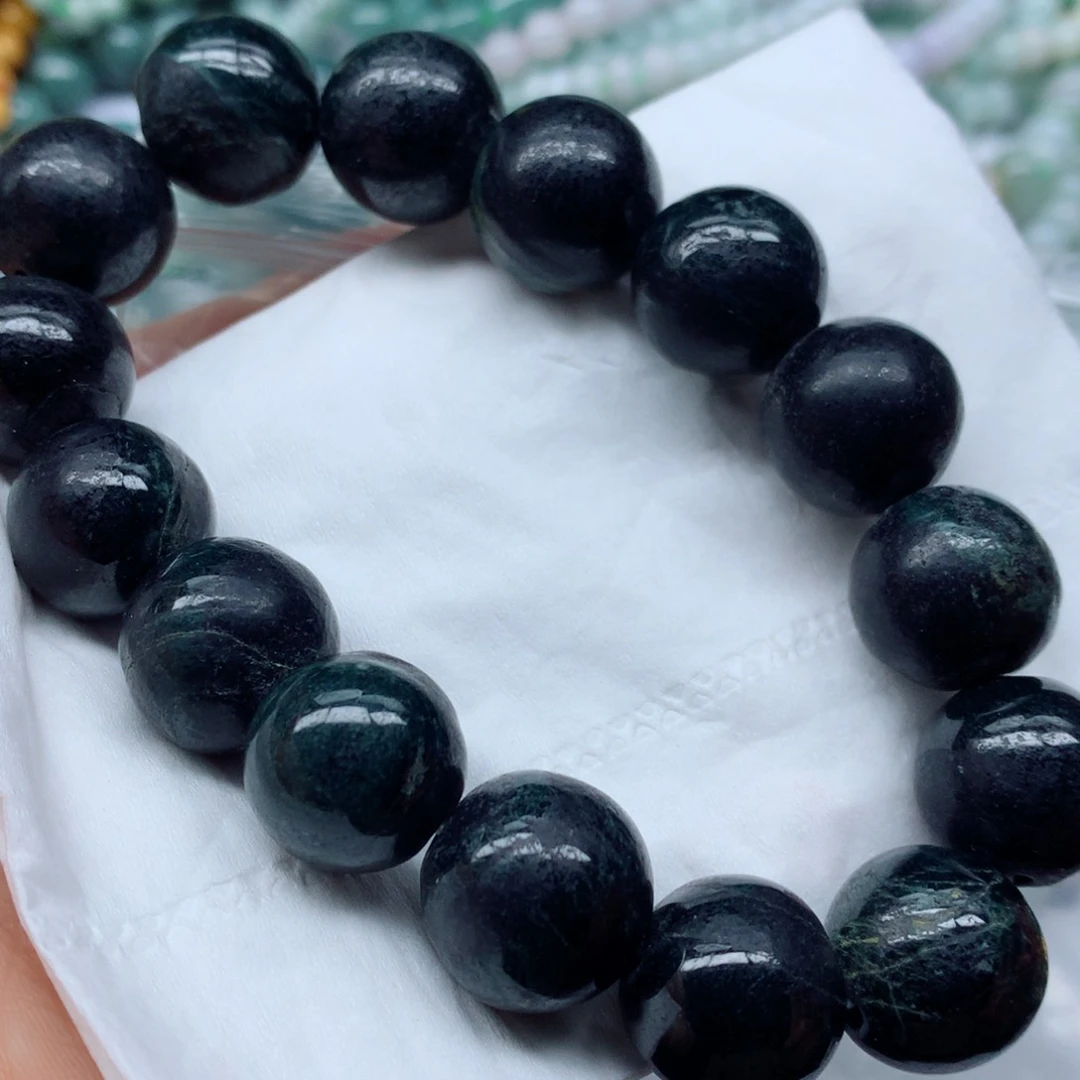 翡翠颈饰未镶嵌手串