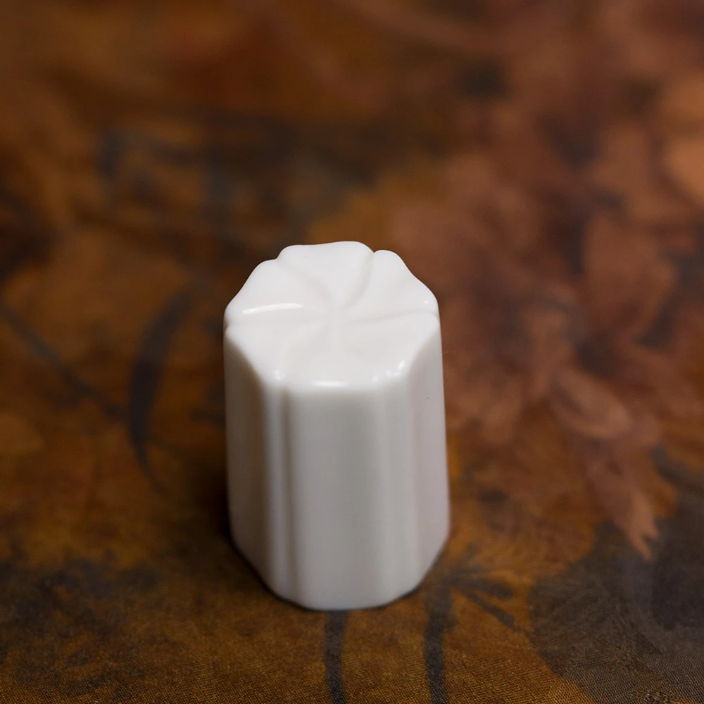 【福袋】白瓷浮雕盖置-太姥山茶庄