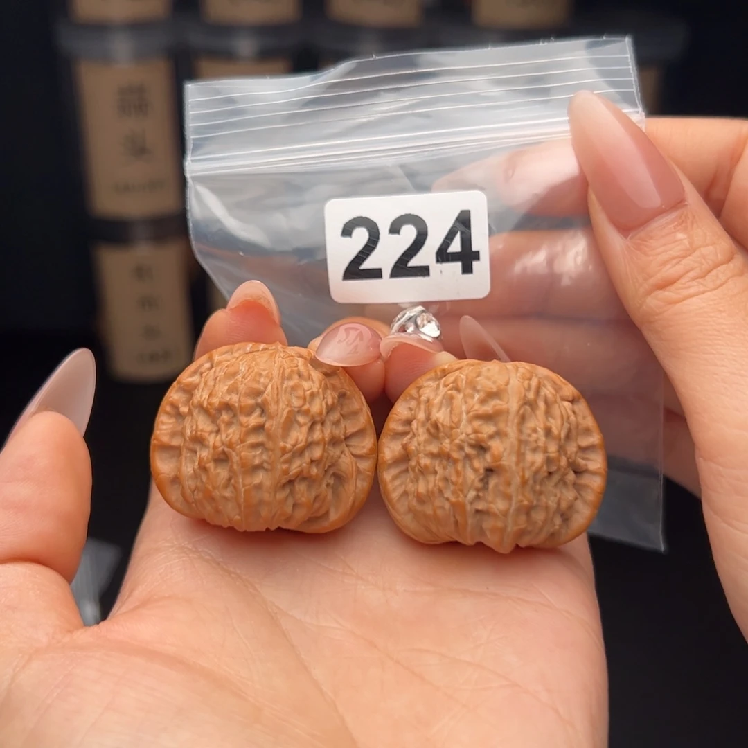 星***星吊坠文玩核桃白狮子