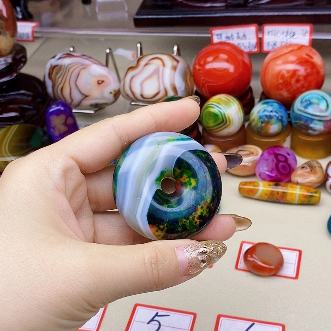 玛瑙/玉髓未镶嵌珠宝奇石