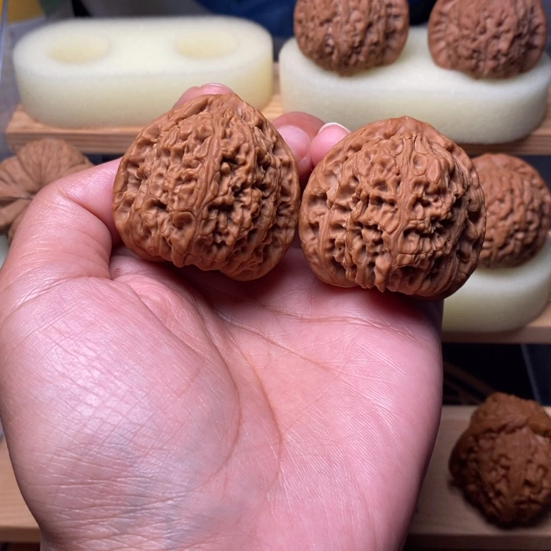 文玩核桃吊坠斌南疆42.5