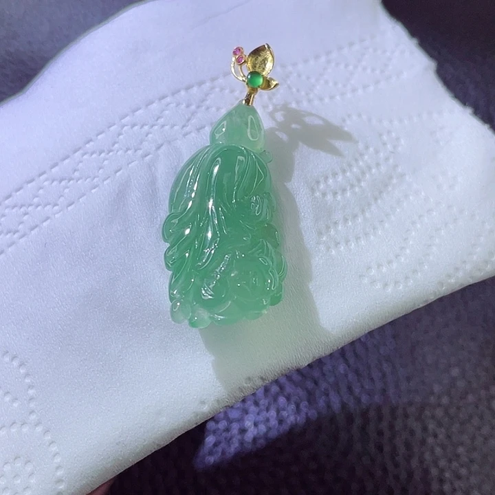 翡翠颈饰18K金镶嵌翡翠