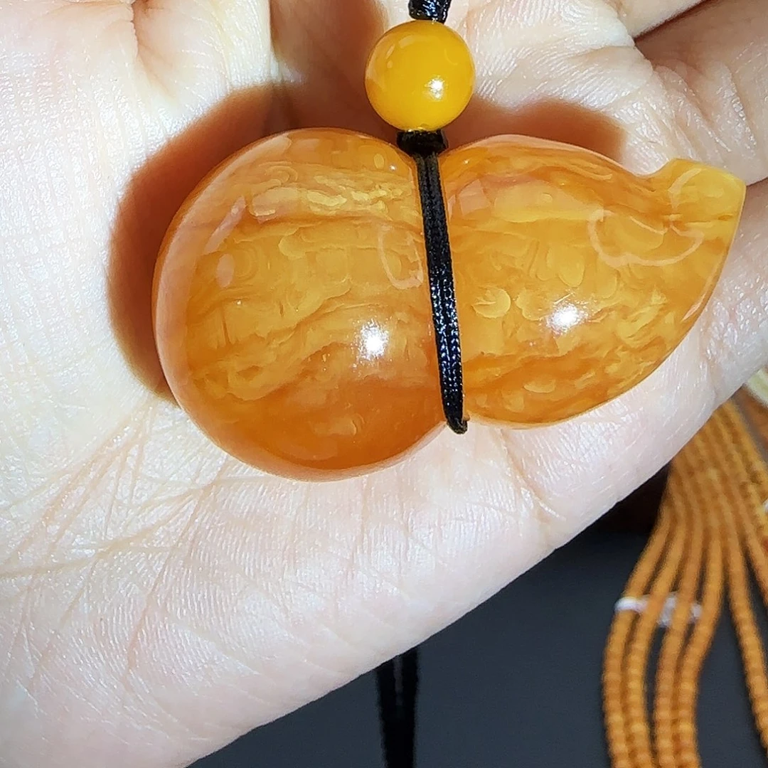 琥珀未镶嵌颈饰吊坠