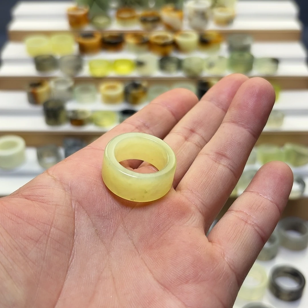 杨***头蛇纹石玉未镶嵌戒指20内径