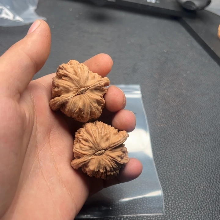 文玩核桃吊坠刘*.44号核桃