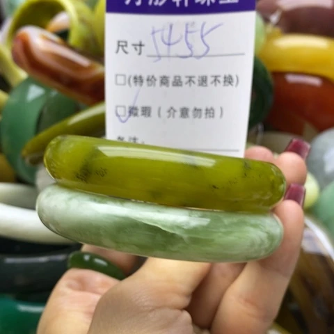 蛇纹石玉手镯未镶嵌