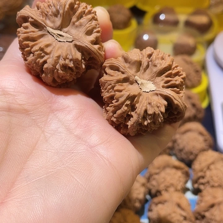 ***ㅤ吊坠桃核满天星……