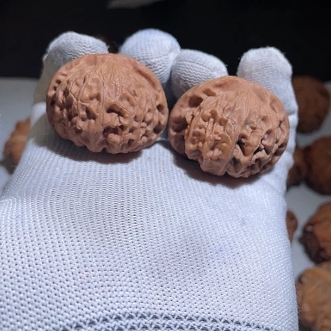 文玩核桃把件宫灯