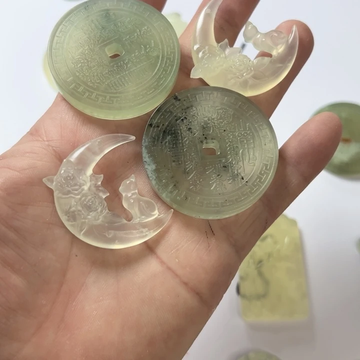 壹***.未镶嵌蛇纹石玉颈饰