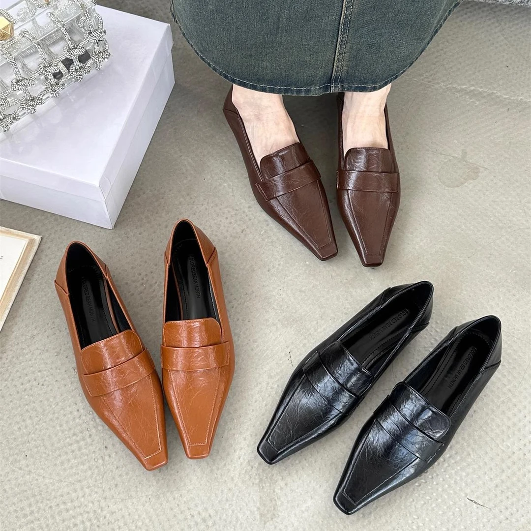 2025年新款春季中口单鞋复古风尖头黑色女平底显瘦平跟鞋小皮鞋