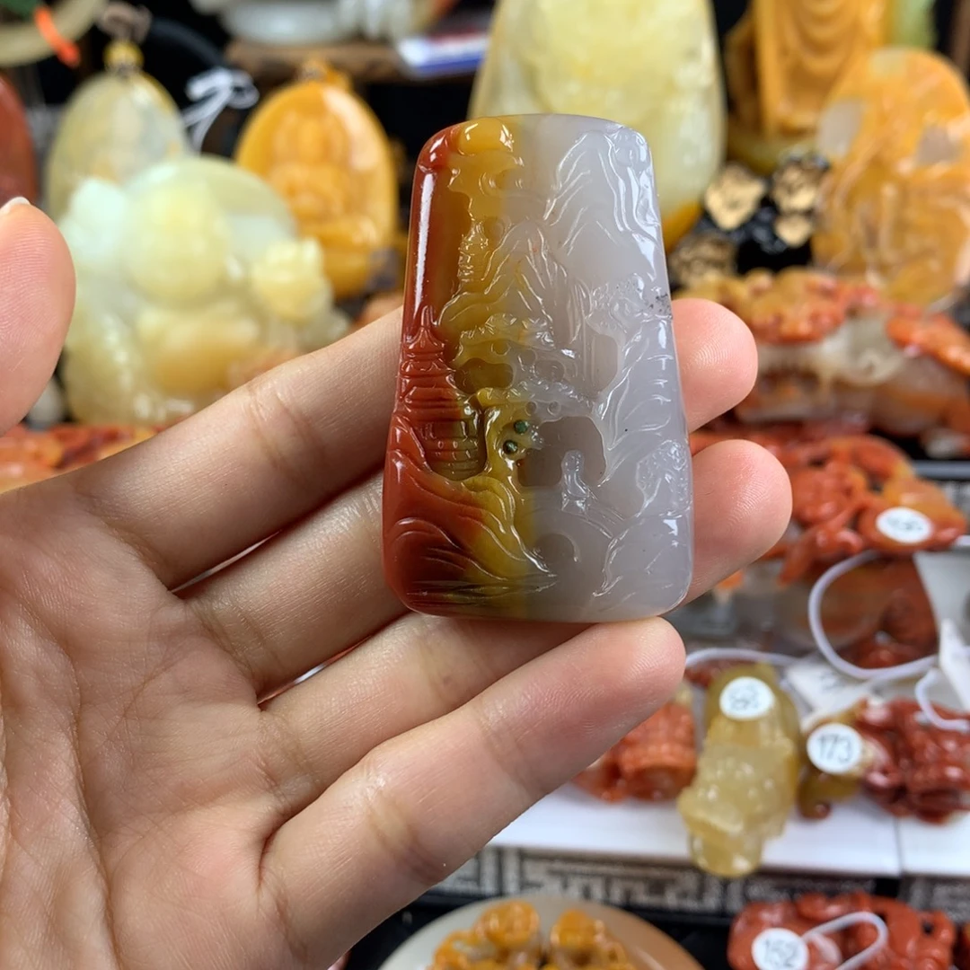 石英质玉（黄龙玉）未镶嵌挂件