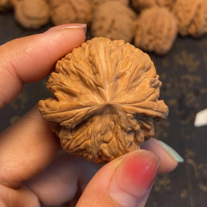 文玩核桃吊坠东****！文玩核桃异形单只